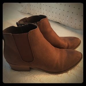 Mia Chelsea boots